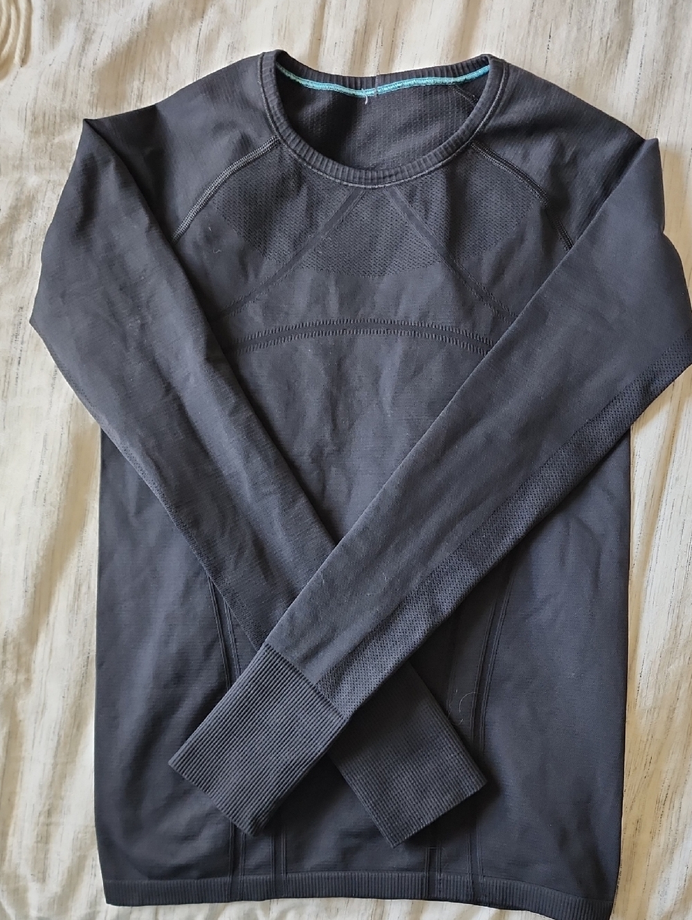 Black Long-Sleeve Stretch Athletic T shirt